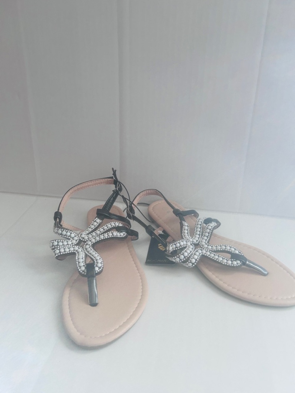 Rocawear Pink and Black Crystal Bow Thong Sandals girls
